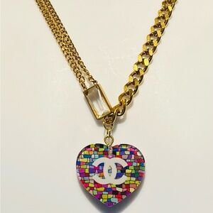 Elegant Gold Necklace with Multicolor Heart Pendant